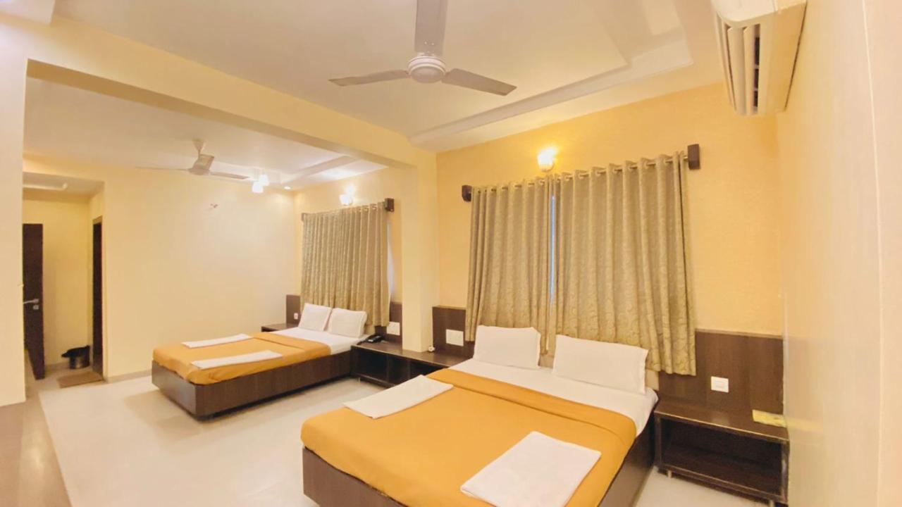 Hotel Sai Gurusthan Shirdi Extérieur photo